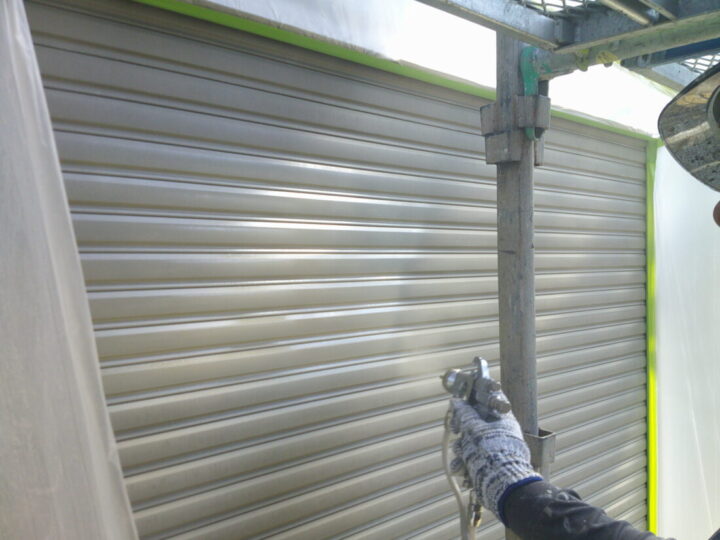 ④下塗り(吹き付け)➡